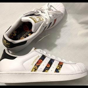 SOLD!   Adidas Originals Superstar Women Shoes